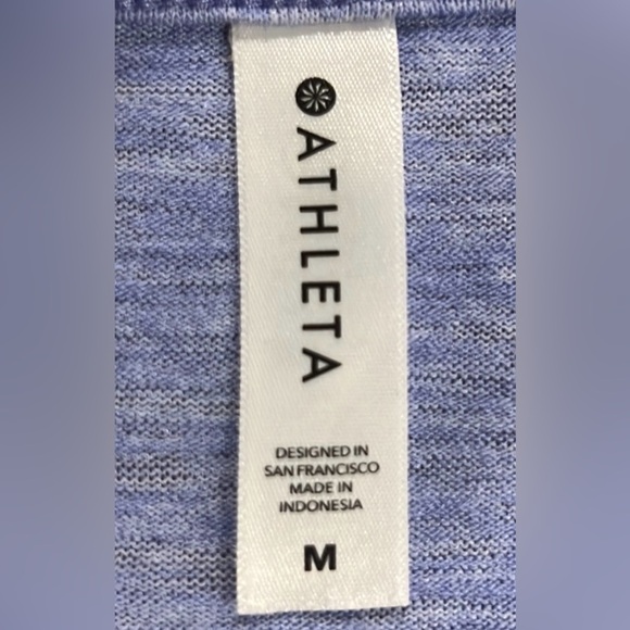 Athleta women’s blue scoop neck short sleeve top size medium - Picture 3 of 4